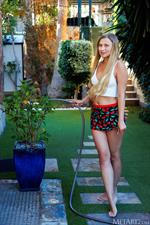 Lisa Dawn Round Ass Blonde