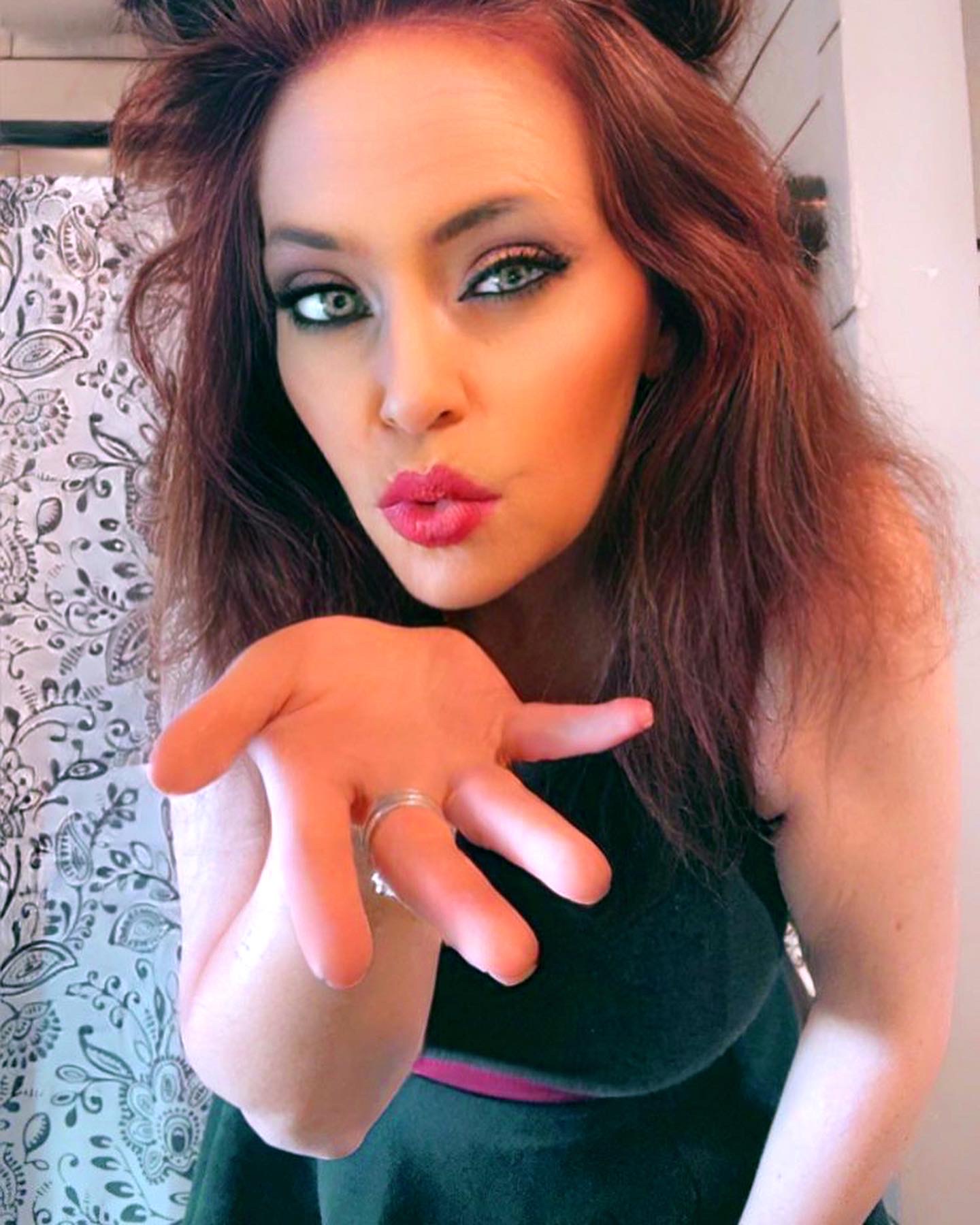 Kisses to the b!tches ???