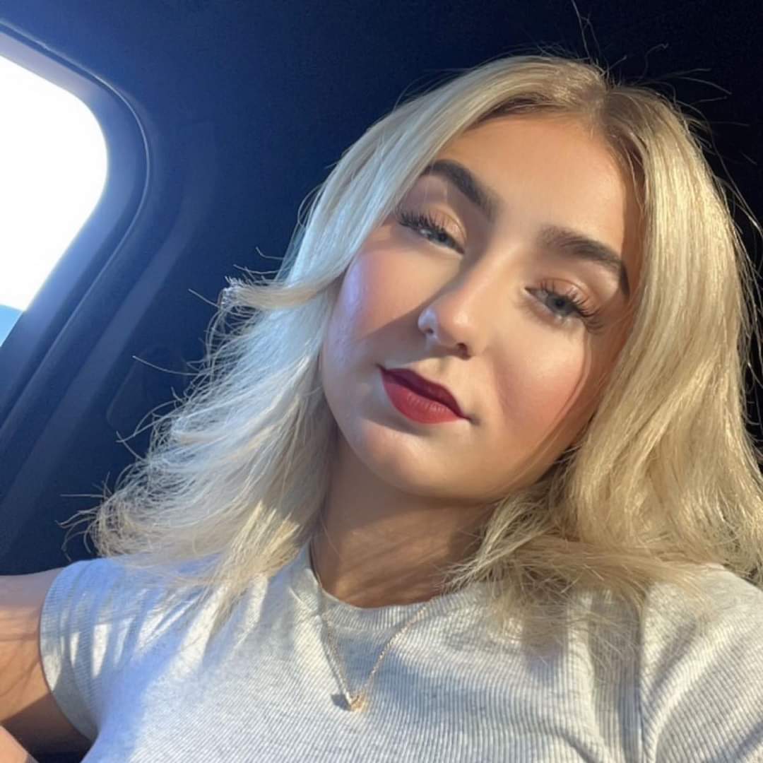 Amber taking a selfie