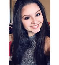 Hannah taking a selfie