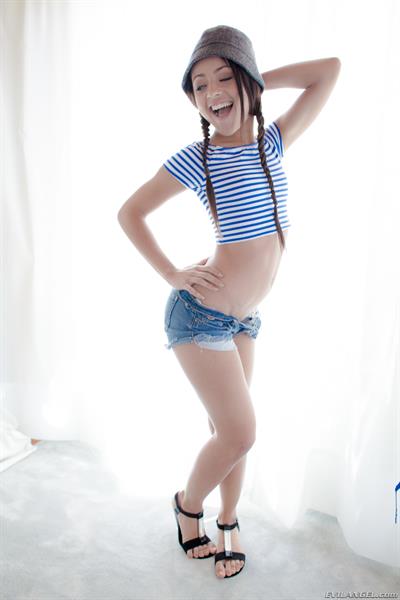 Images of Holly Hendrix from the evil angel set Choked And Soaked