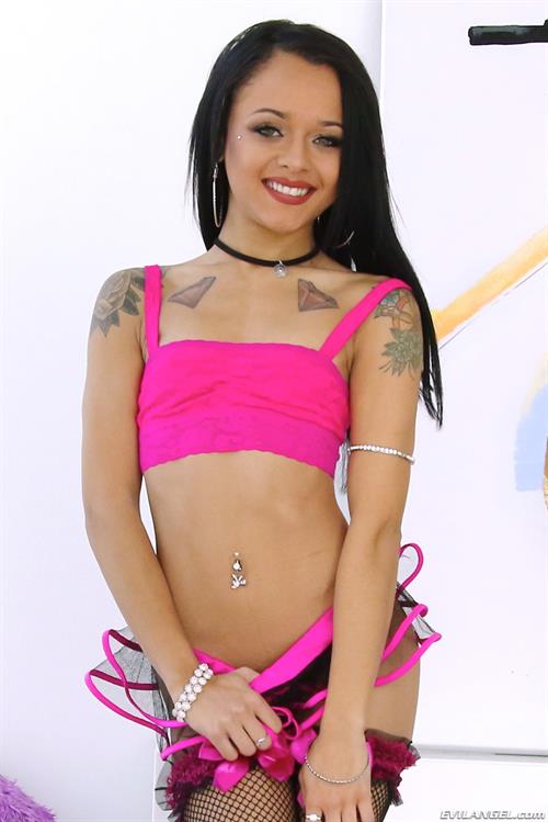 Holly Hendrix images from the evil angel set Full Anal Service #03