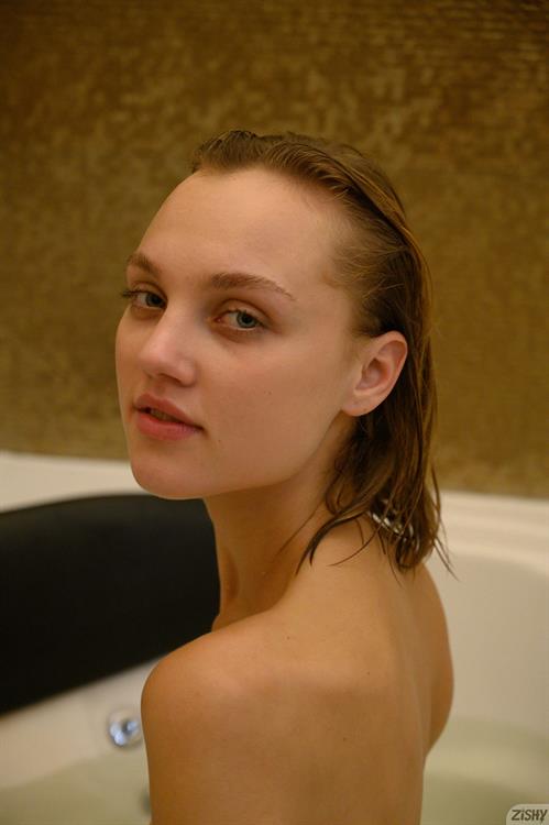 Valya Eeaston in Bed