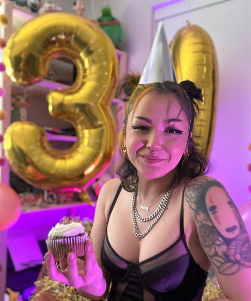 Taydertot (Twitch) taking a selfie