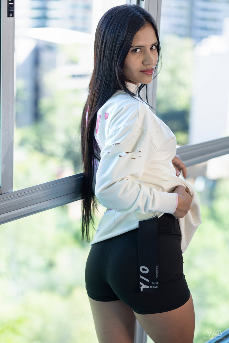 Hada: Hada First Look