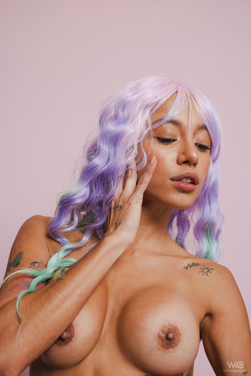 Camila Luna: Crazy Colors