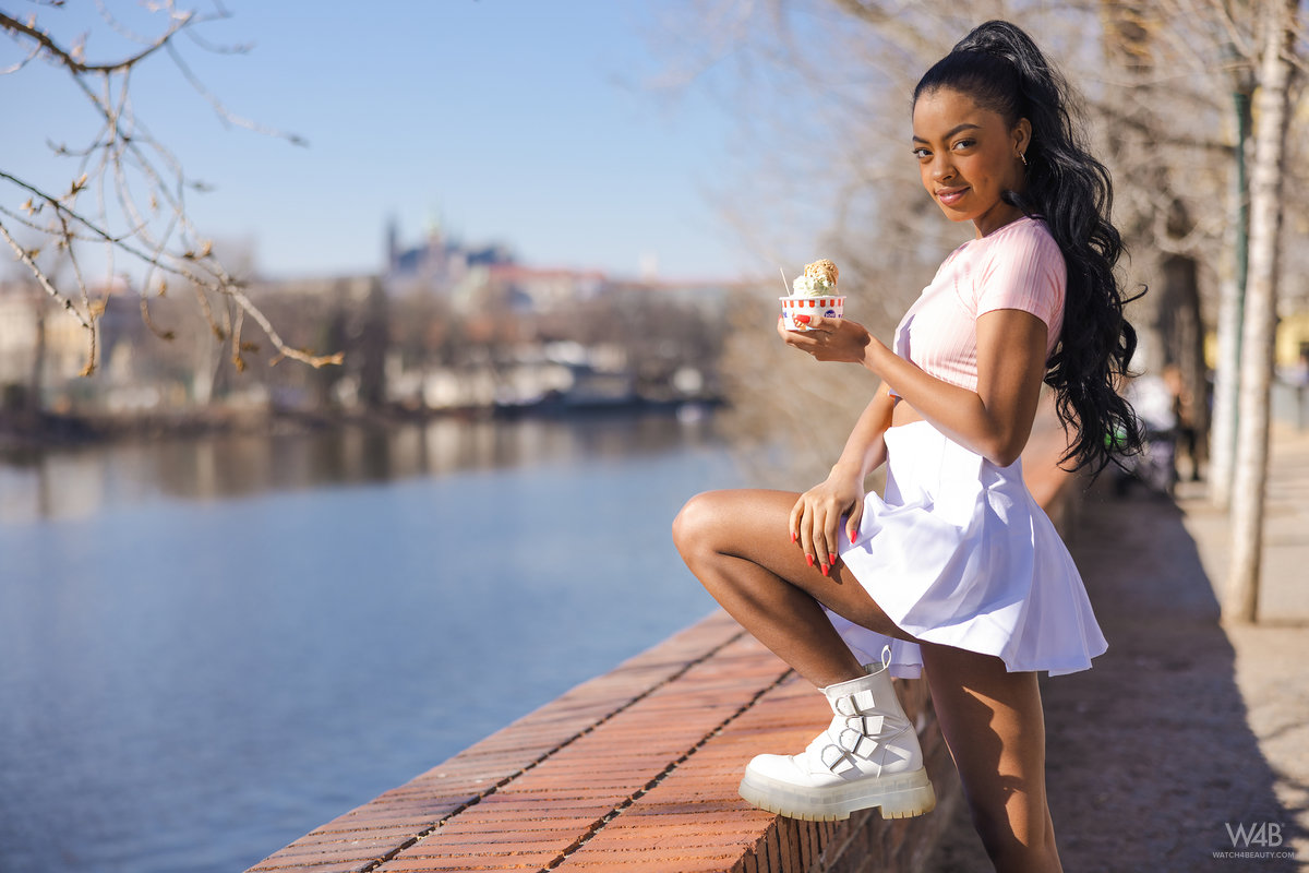 Sofi Vega: In Prague By The River