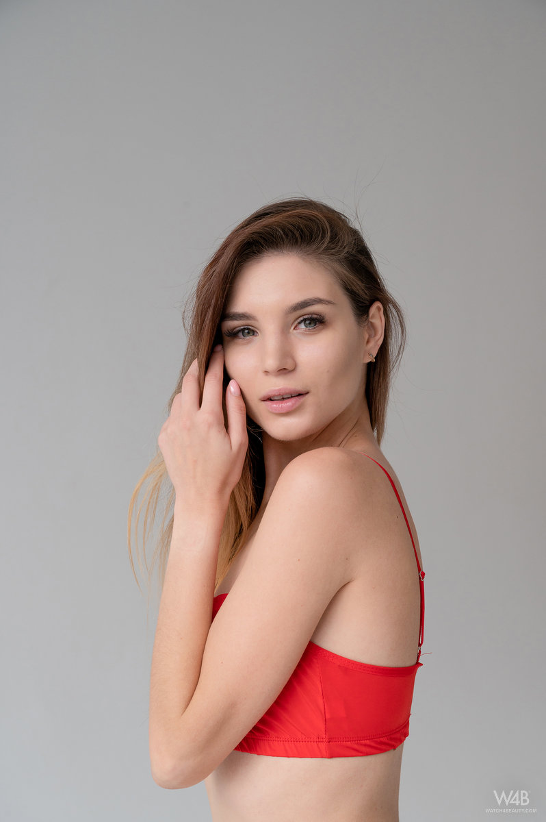 Emilia Hops: CASTING Emilia Hops