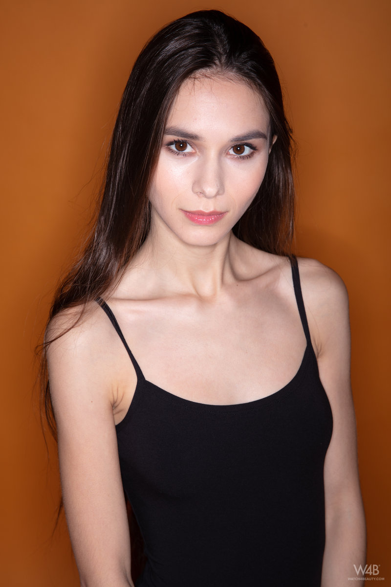 Leona Mia: Yellow Star