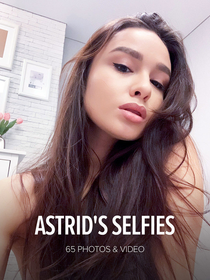 Astrid: Astrid's Selfies