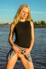 Petrina - Lake No Undies