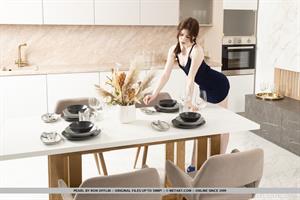 Pearl Nude Pictures Dinner Date