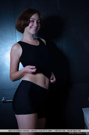 Amaya Nude Pictures Jacuzzi Bubbles