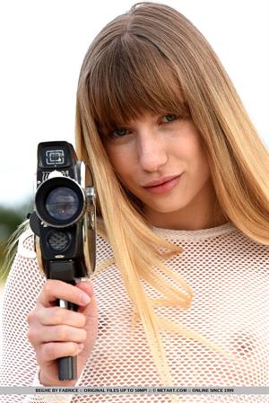 Beghe Nude Pictures Action