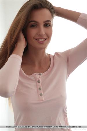 Holly Haim Nude Pictures Presenting Holly Haim