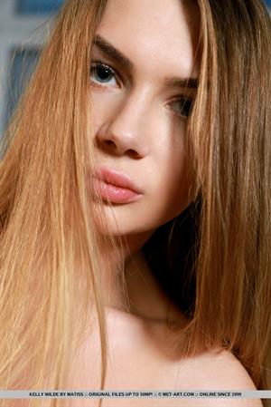 Kelly Wilde Nude Pictures Kelly Wilde Striptease