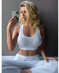 Natalie Lee taking a selfie