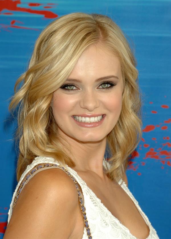 Sara Paxton