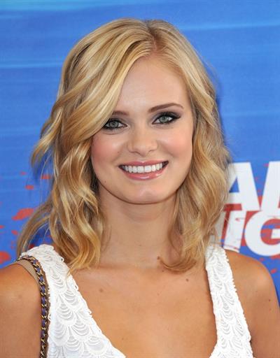 Sara Paxton
