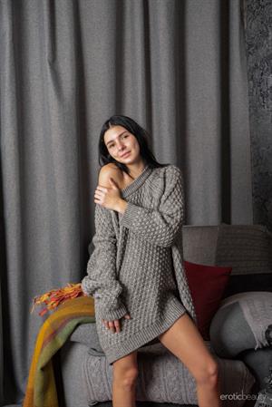 Sonja Nude Pictures Presenting Sonja