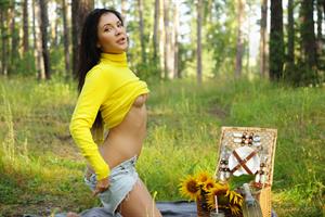 Black Fox Nude Pictures Sunflower