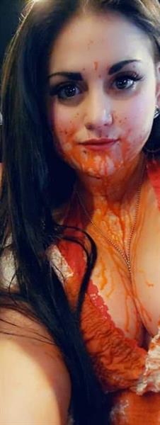 Luna Phoenix taking a selfie