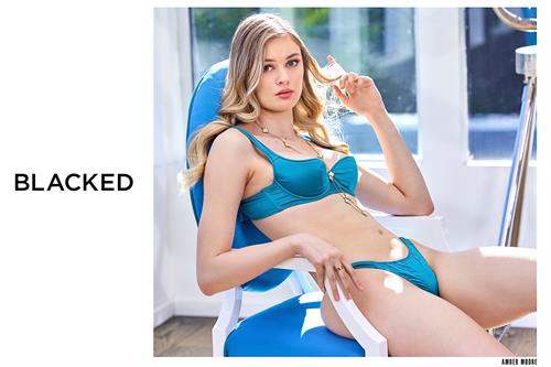 Amber Moore Pictures Blacked.com 07-16-2022 Amber Moore - Eye To Eye