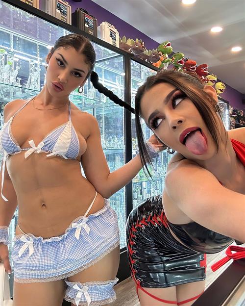 Kylie Rocket Pictures Kylie Rocket Pics