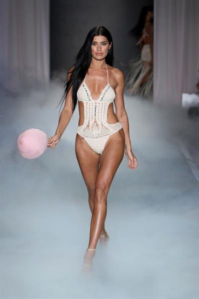 Nicole Williams English