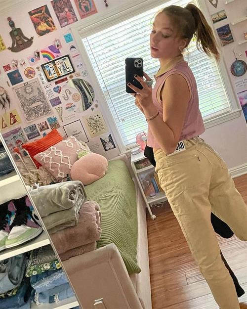 Jayden Bartels Pictures Jayden Bartels