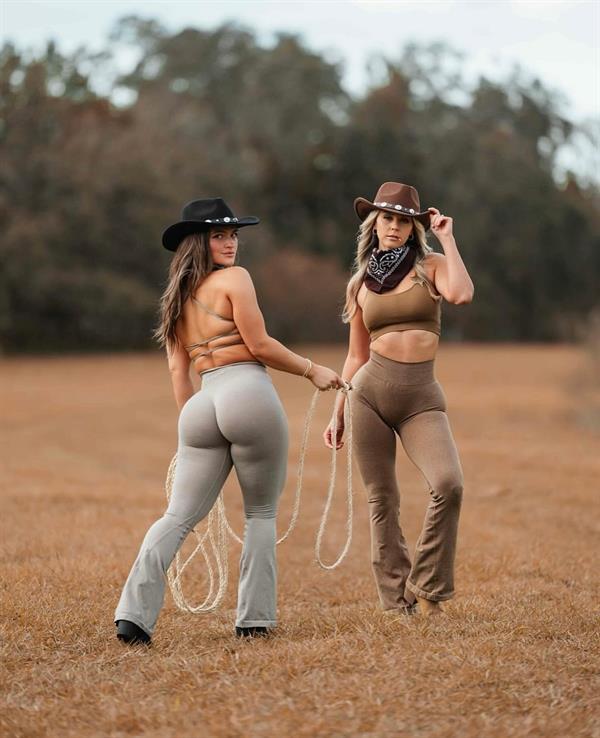 Lydia Doesburg taking a selfie and - ass