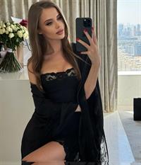Viktoria Tisshko taking a selfie