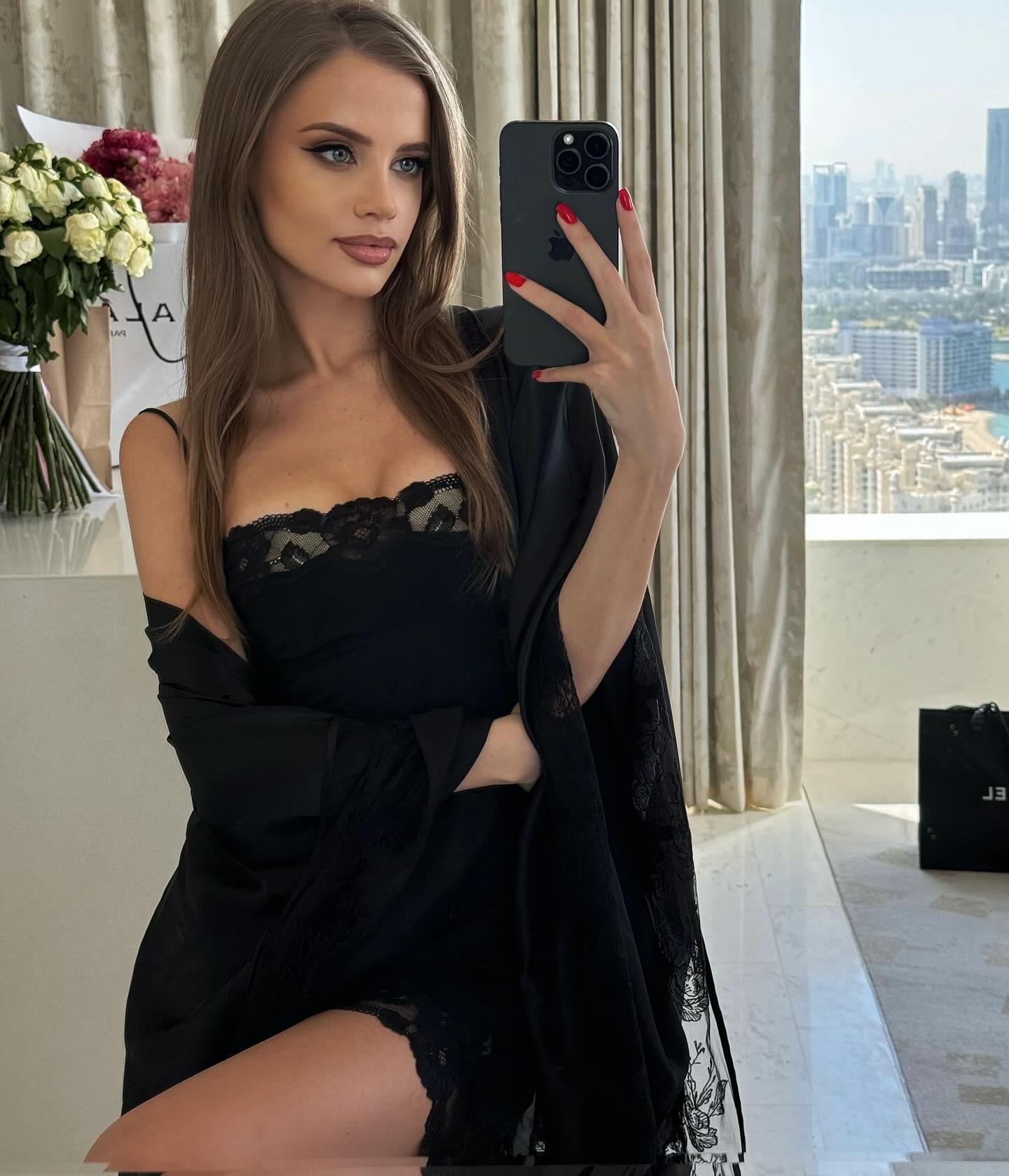 Viktoria Tisshko taking a selfie