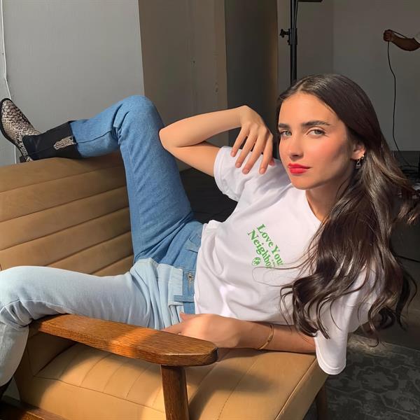 Elisha Herbert was born on June 25, 1999 in Sunshine Coast, Queensland, Australia. She is an actress and social media influencer, She also has a twin sister Rene Herbert.