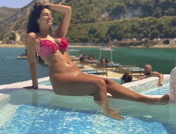 Sirena Nude Pics