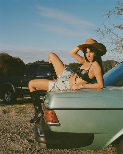 Elisha & Renee Herbert - Cowgirls