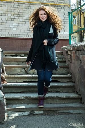 Estelle Nude Pictures Walk II