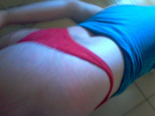 Natalie Teth taking a selfie