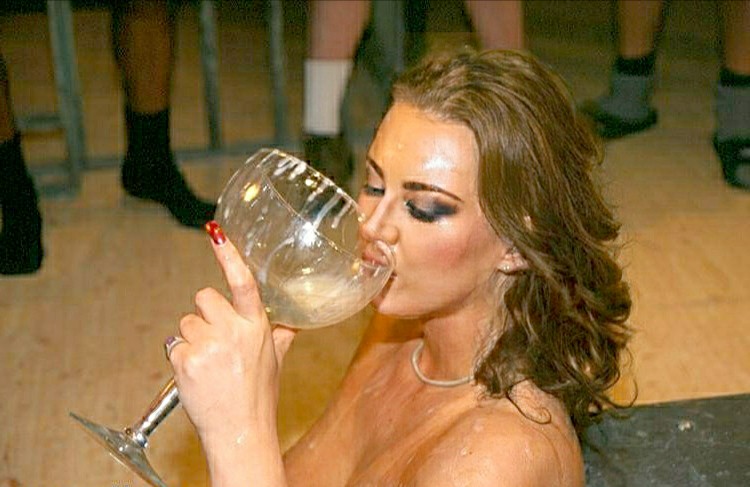 JenKowski cum drinking