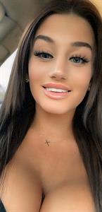 Tiny firecracker milf from Chicago northwest suburbs 