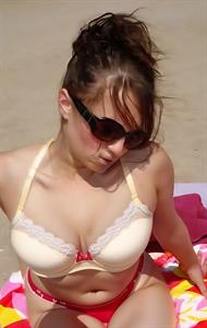 Allison Rae taking a selfie