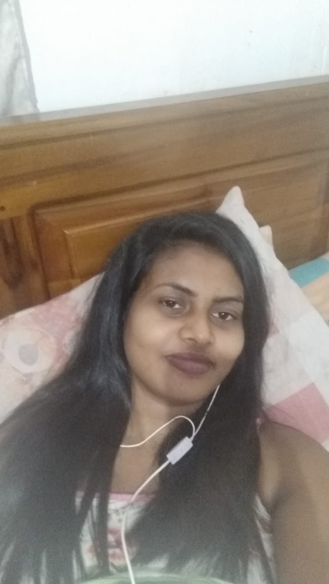 Wesa isuri showing her boobs and pussy she want big cocks