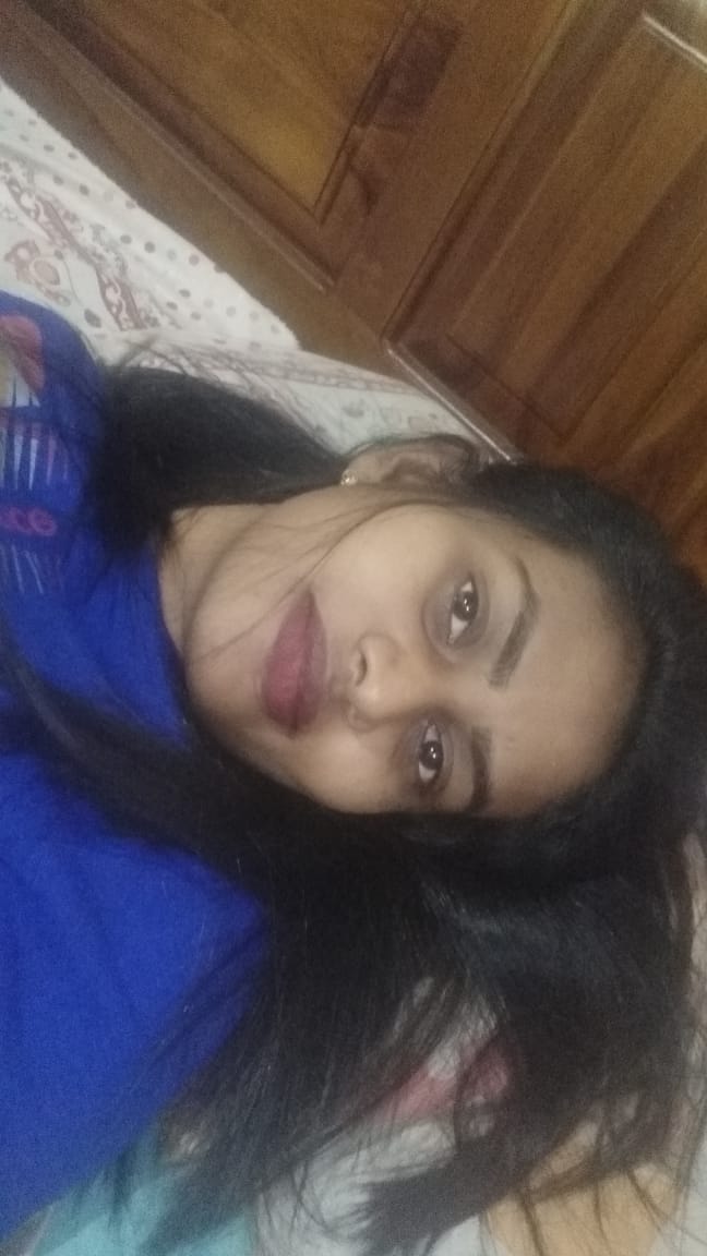 Wesa isuri showing her boobs and pussy she want big cocks