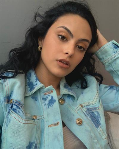 Camila Mendes