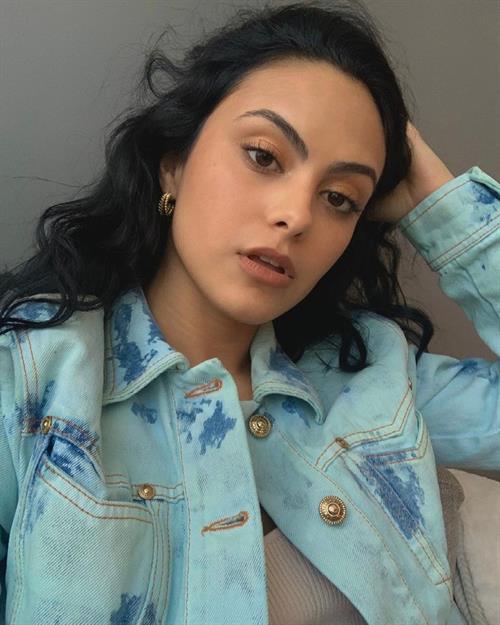 Camila Mendes