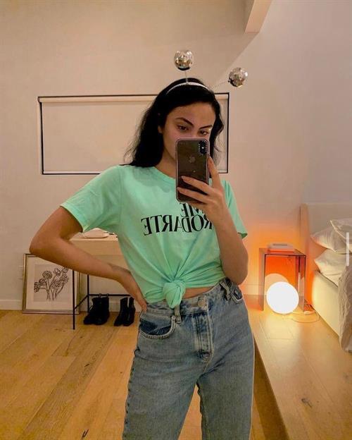 Camila Mendes