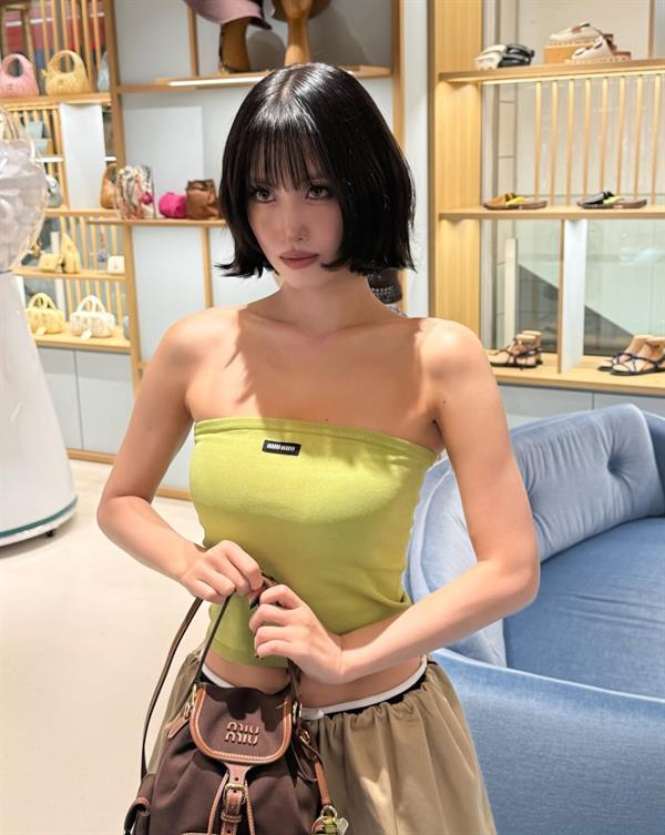 Momo (Hirai Momo)