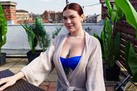 FIRST GANGBANG FOR THICK & CURVY ORGASM ADDICT APRA SHAY