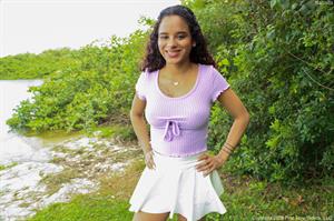 Isabella FTV Nude Pictures Overexposed Outside