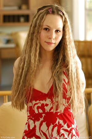 Fiona FTV Nude Pictures Bunny Play